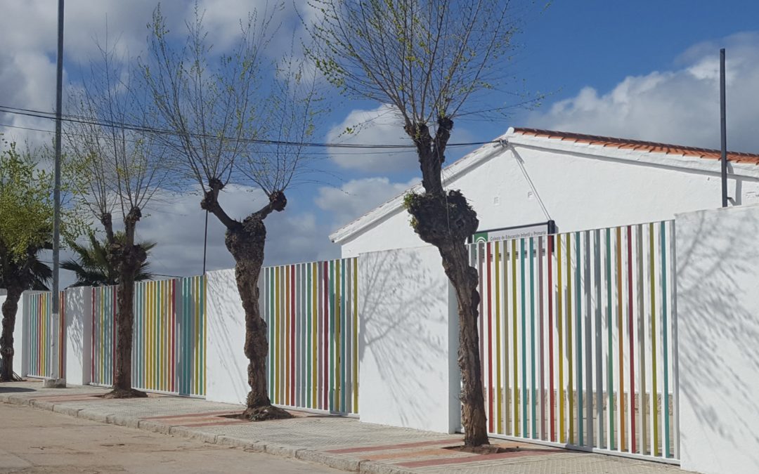 Reforma del muro sur del colegio en El Guijo